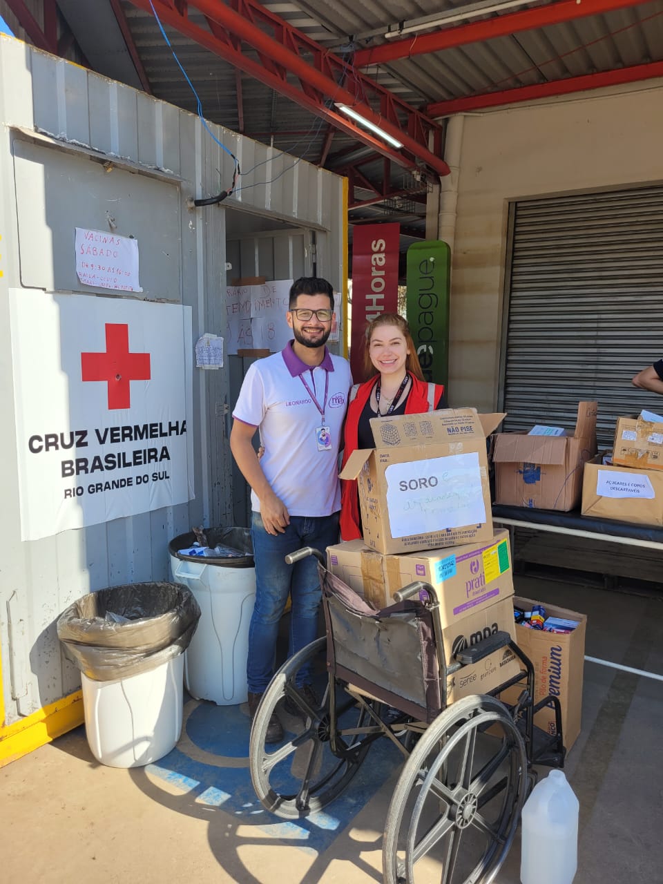 Homenagem aos voluntários e abrigados